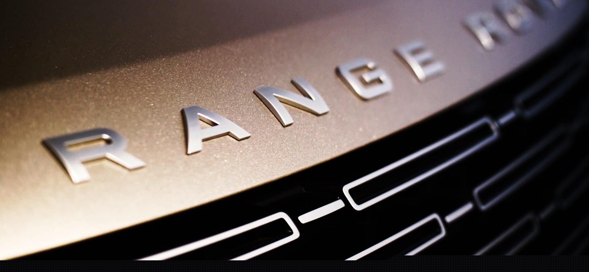 Noul Range Rover se va prezenta publicului pe 26 octombrie