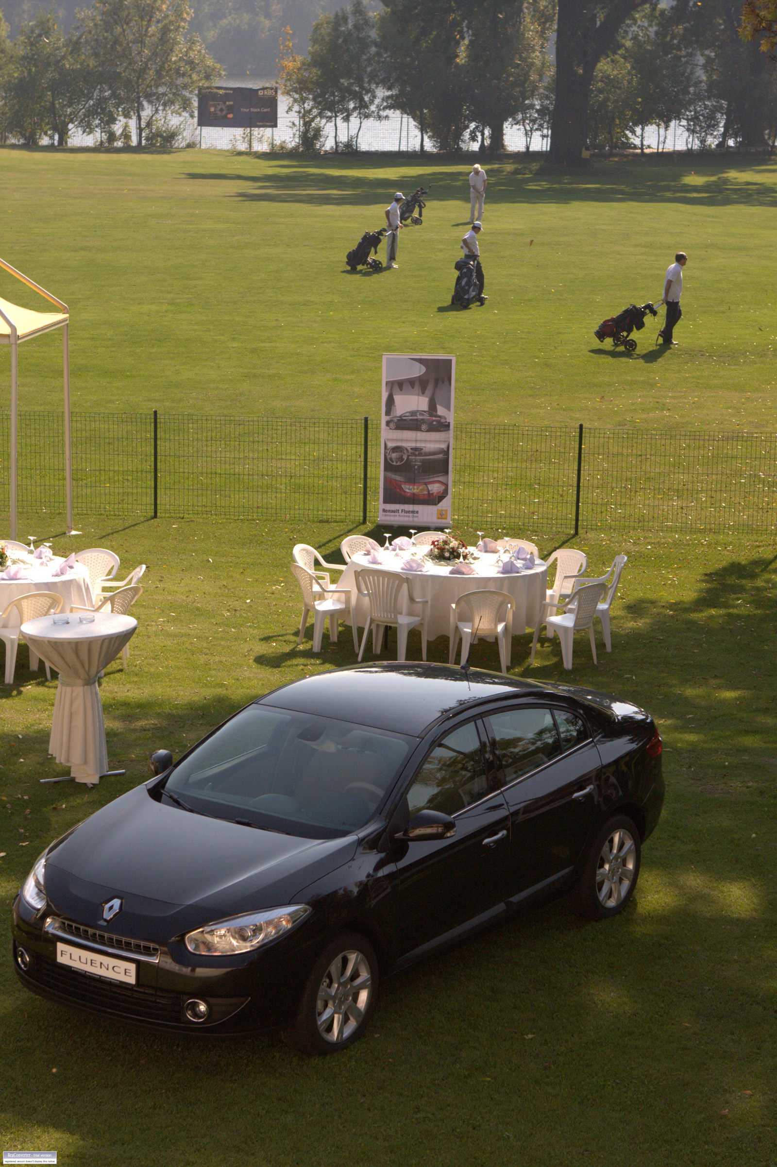 Fluence la Clubul Diplomatilor