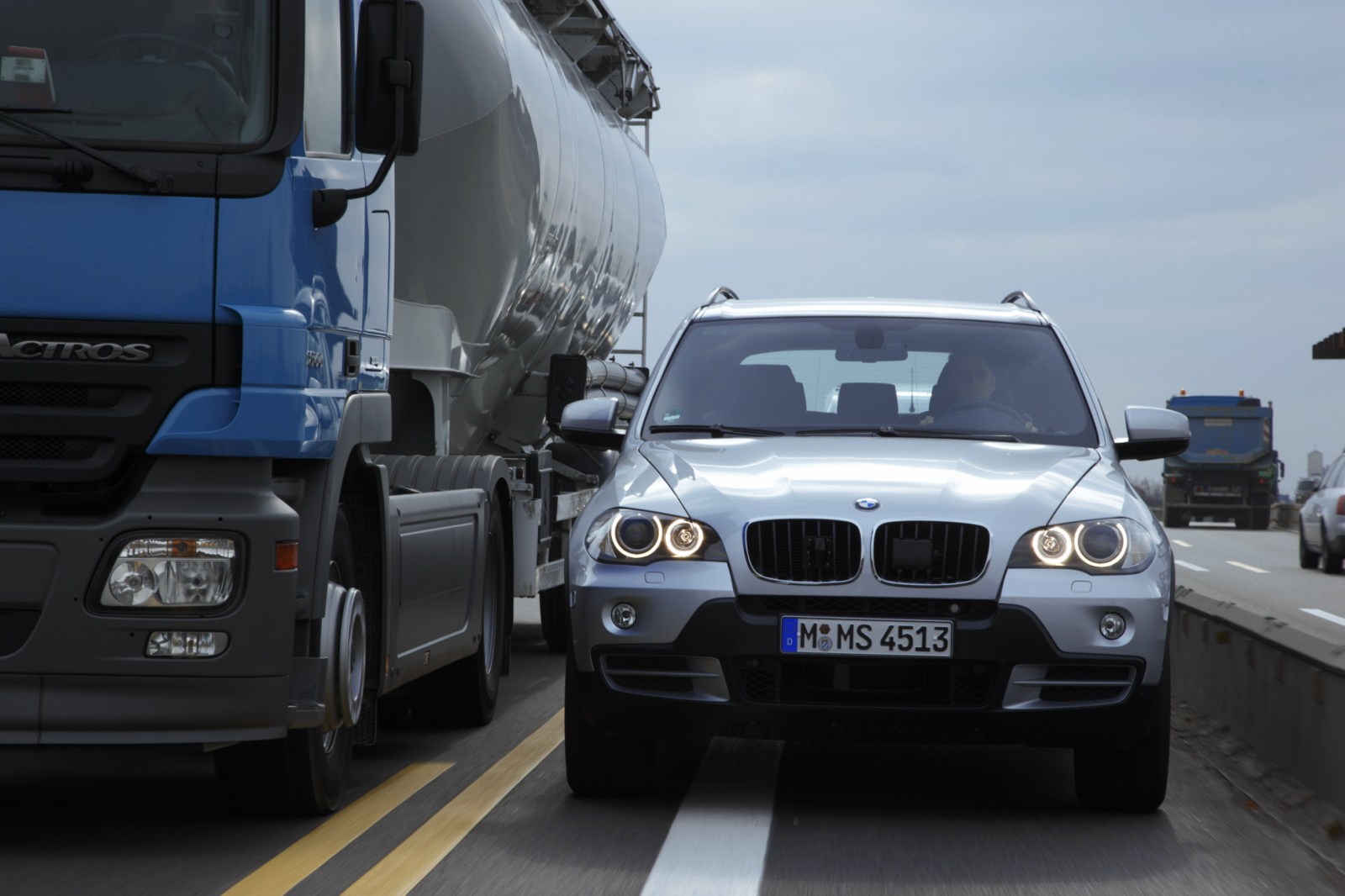 BMW Narrow Pass Assistant