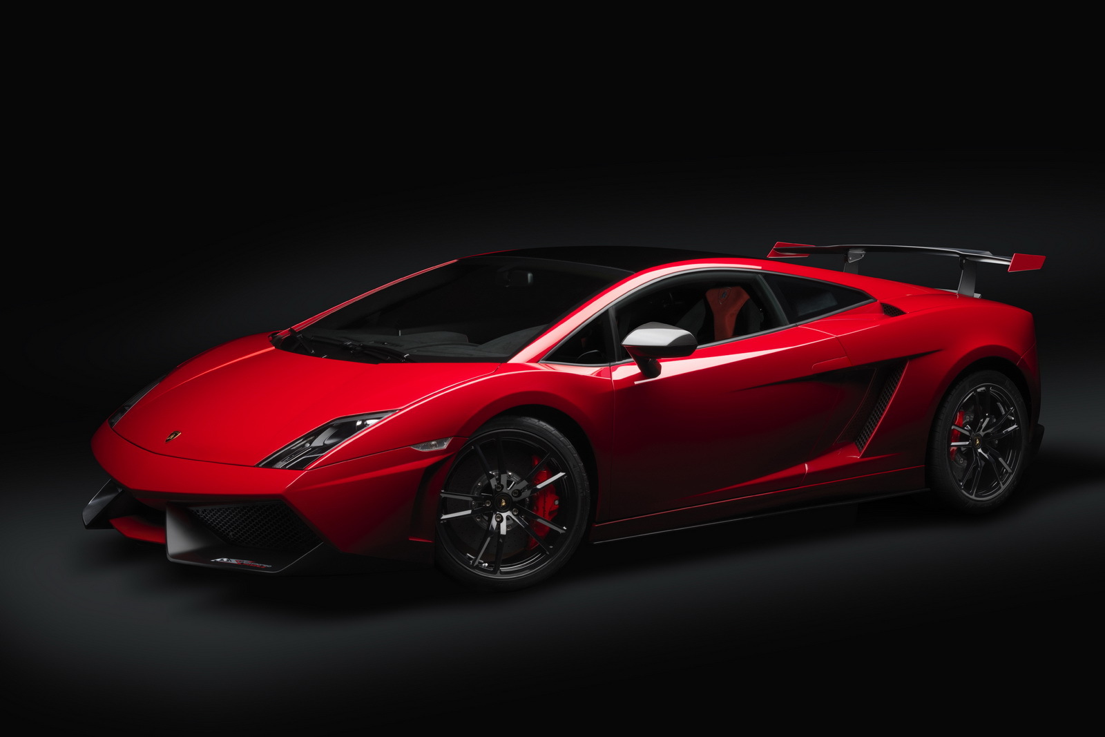 Super Trofeo Stradale are performante similare cu Gallardo Supeleggera