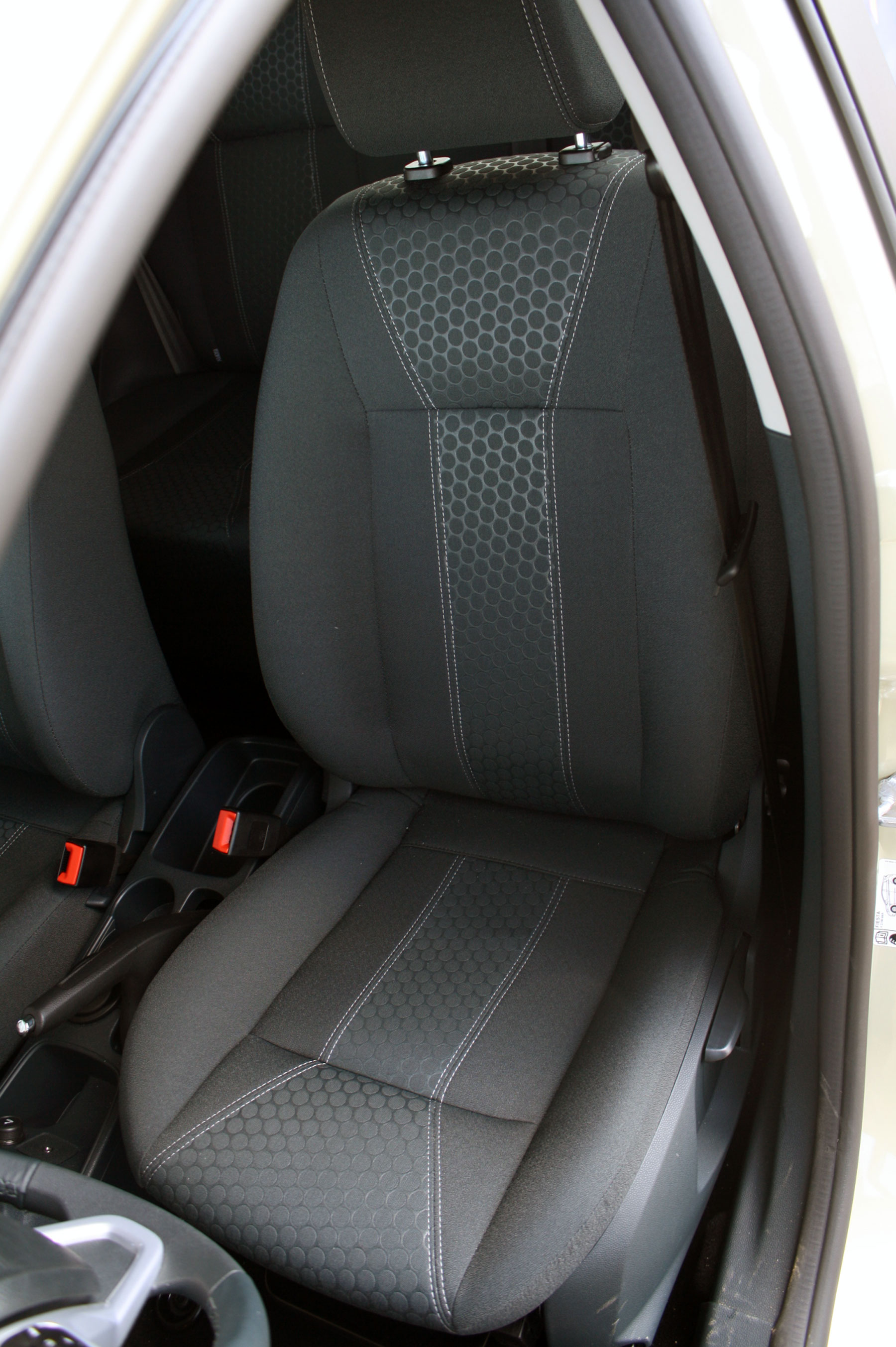 Ford Fiesta - scaun sofer