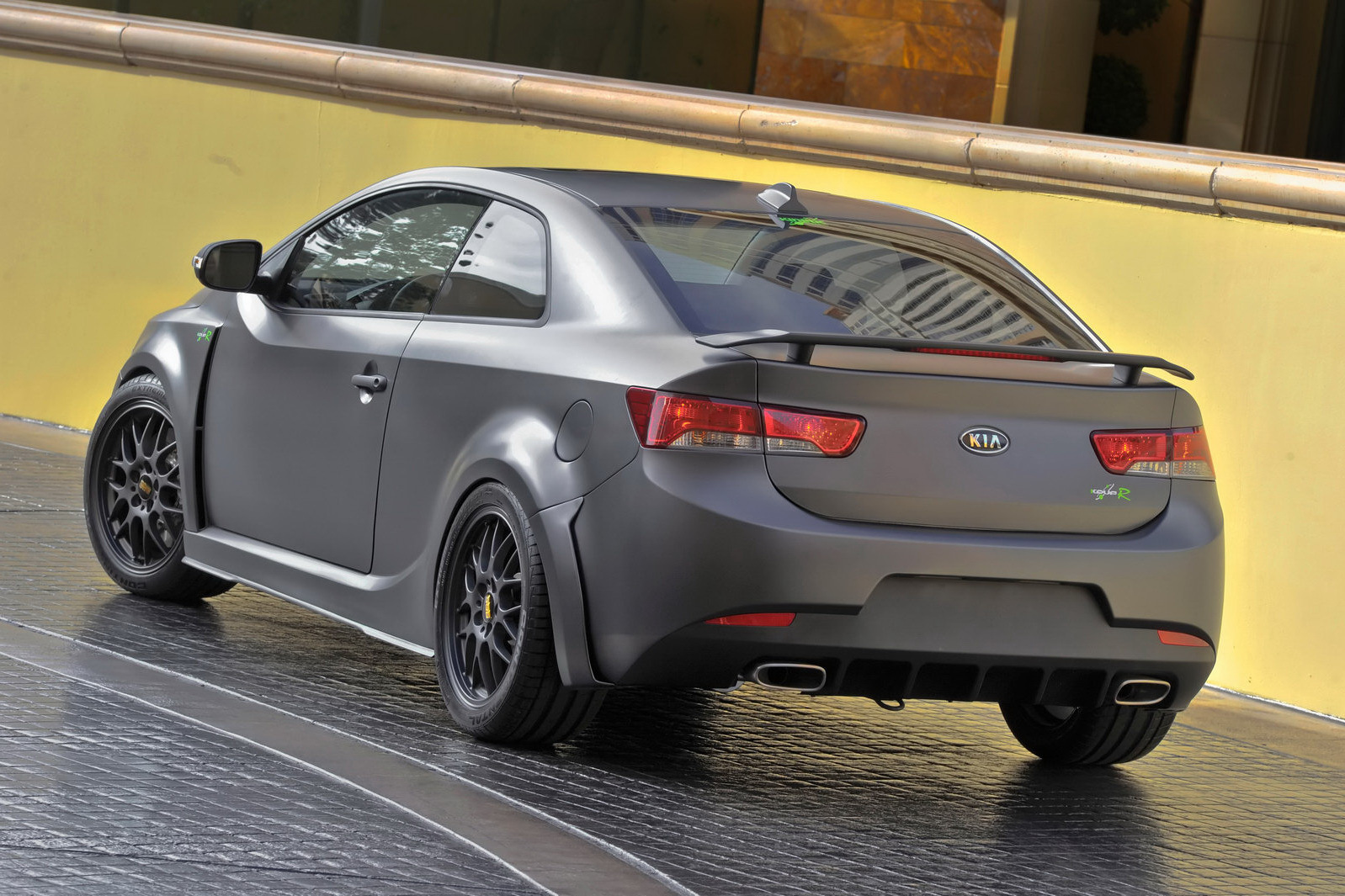 KIA Forte Koup Type R Concept se bazeaza pe modelele de curse