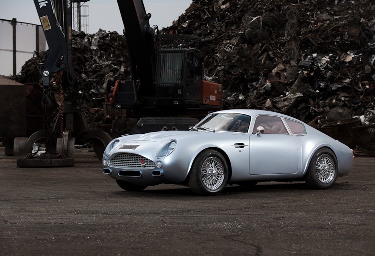 Desi nu pare, Evanta DB4 GT Zagato e o replica bazata pe Aston Martin DB7